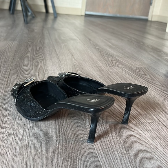 Kitten heels from Zara (very cvnty) with buckle size 39 - Picture 2 of 3